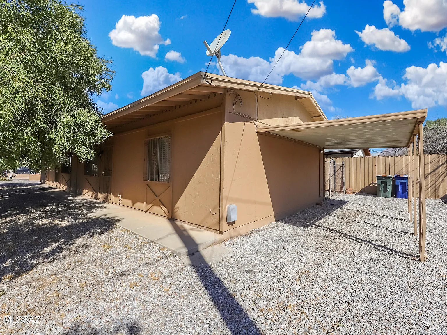 2 bed, 1.0 bath, 822 sqft, $1,350 — Photo 2