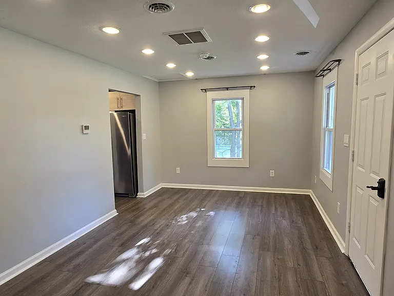 2818 Draper St SE — Photo 3
