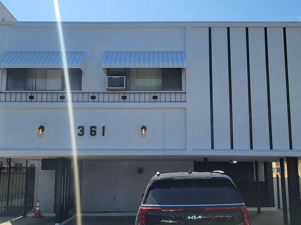 361 N Hayworth Ave #8