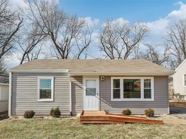 3829 Fee Fee Rd, Bridgeton, MO 63044