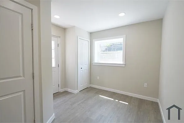 518 Greenwich St — Photo 18