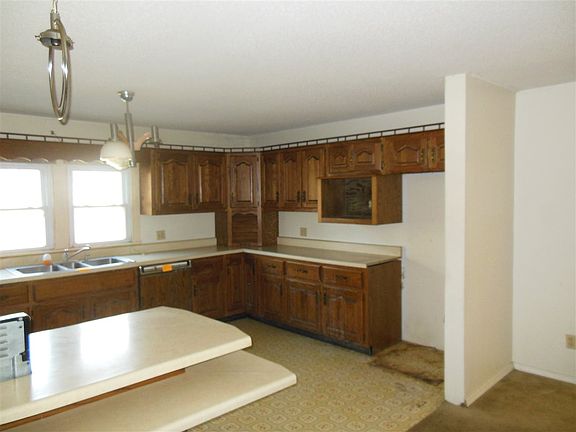 4th image of 5056 Linwood Dr