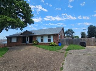 4000 Lakeview Dr, Bartlesville, OK 74006