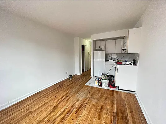 Rented by KNOCKKNOCK LLC | media 10