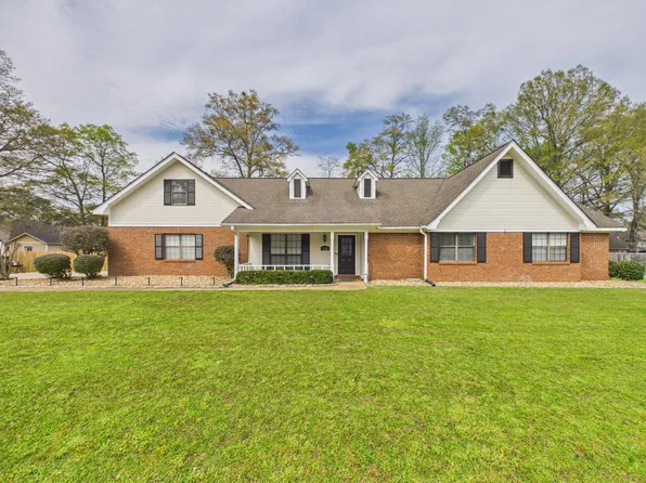 296 Sherwood Dr, Columbus, MS 39705