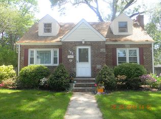 123 Frederick Ave, Merrick, NY 11566