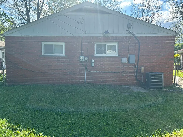 4987 Roosevelt Blvd — Photo 21