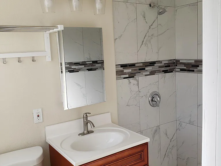 8372 Cerulean Dr — Photo 2