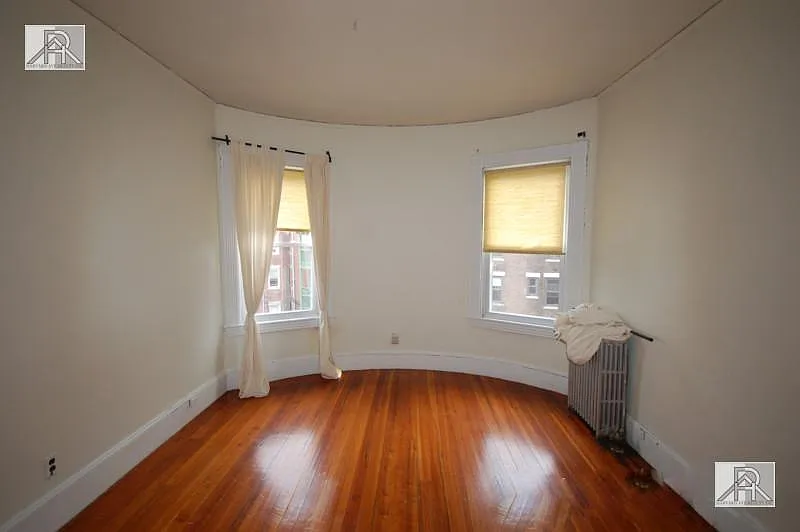 2 bed, 1.0 bath, $3,145 — Photo 3