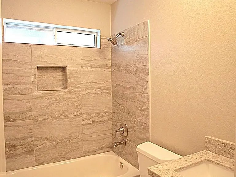 2200 Larston Ln — Photo 11