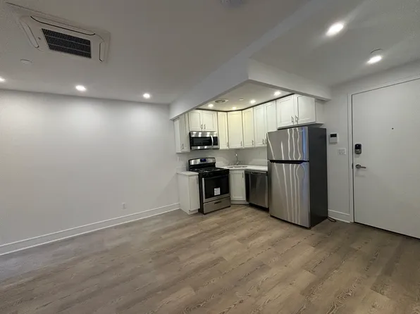 45 West 81st Street image 1 of 10