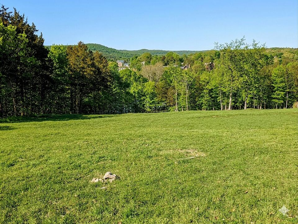 1st image of 11 Tall Cedar Lane