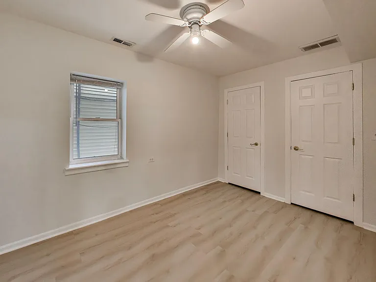 3115 N Oakley Ave #G — Photo 12