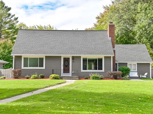 11809 West Meinecke AVENUE, Wauwatosa, WI 53226