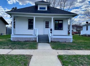 707 Decorah Ave, Decorah, IA 52101