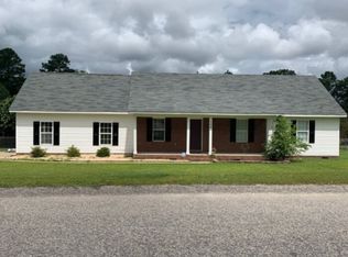 109 Timber Ridge Dr, Raeford, NC 28376