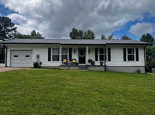 90 India Village Rd, Paris, TN 38242