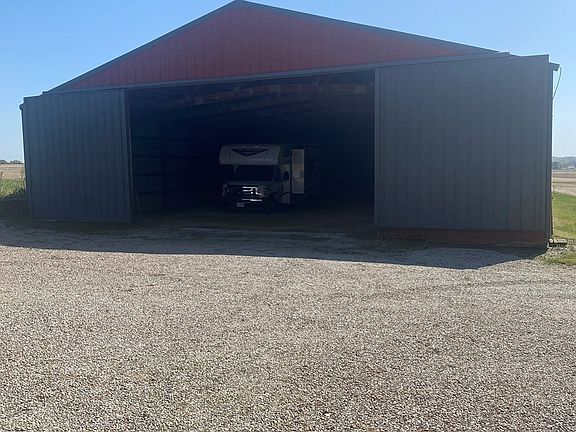 4th image of 5813 N 200th St
