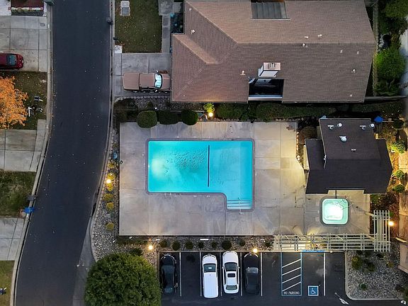 5th image of 2219 Old Creek Cir
