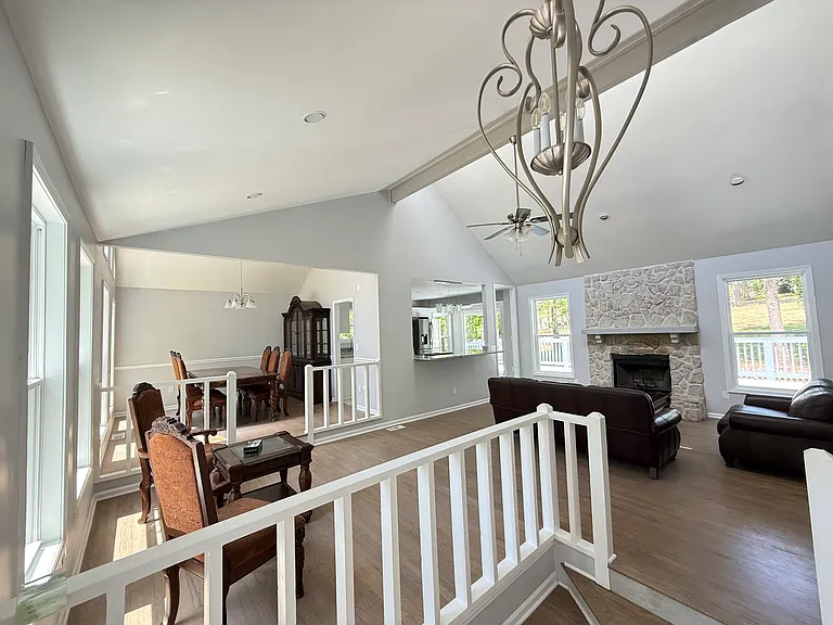 1039 Monticello Dr — Photo 4