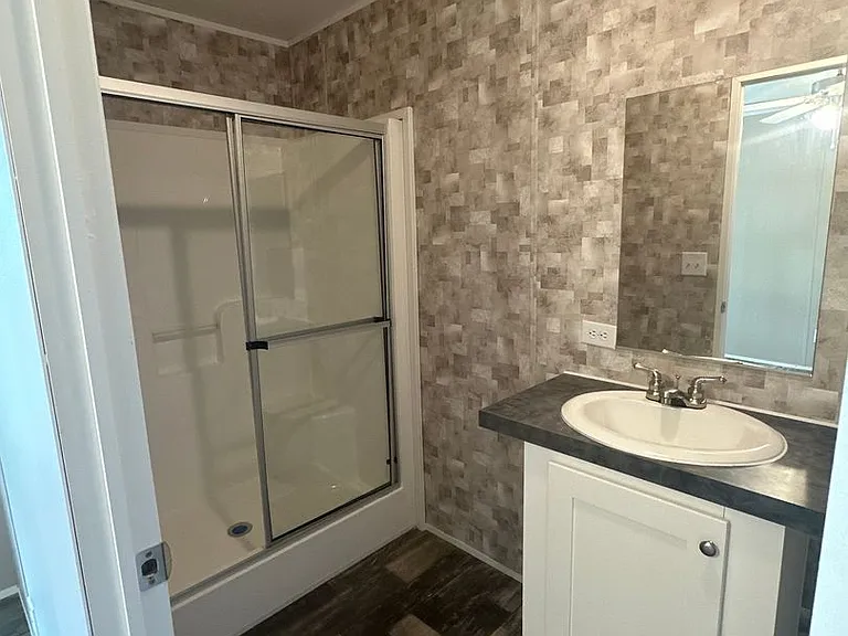1335 Bell Ave — Photo 7