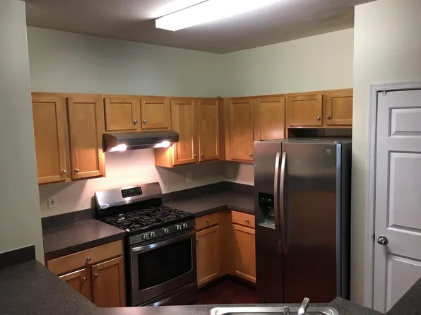 13329 Connor Dr APT G, Centreville, VA 20120