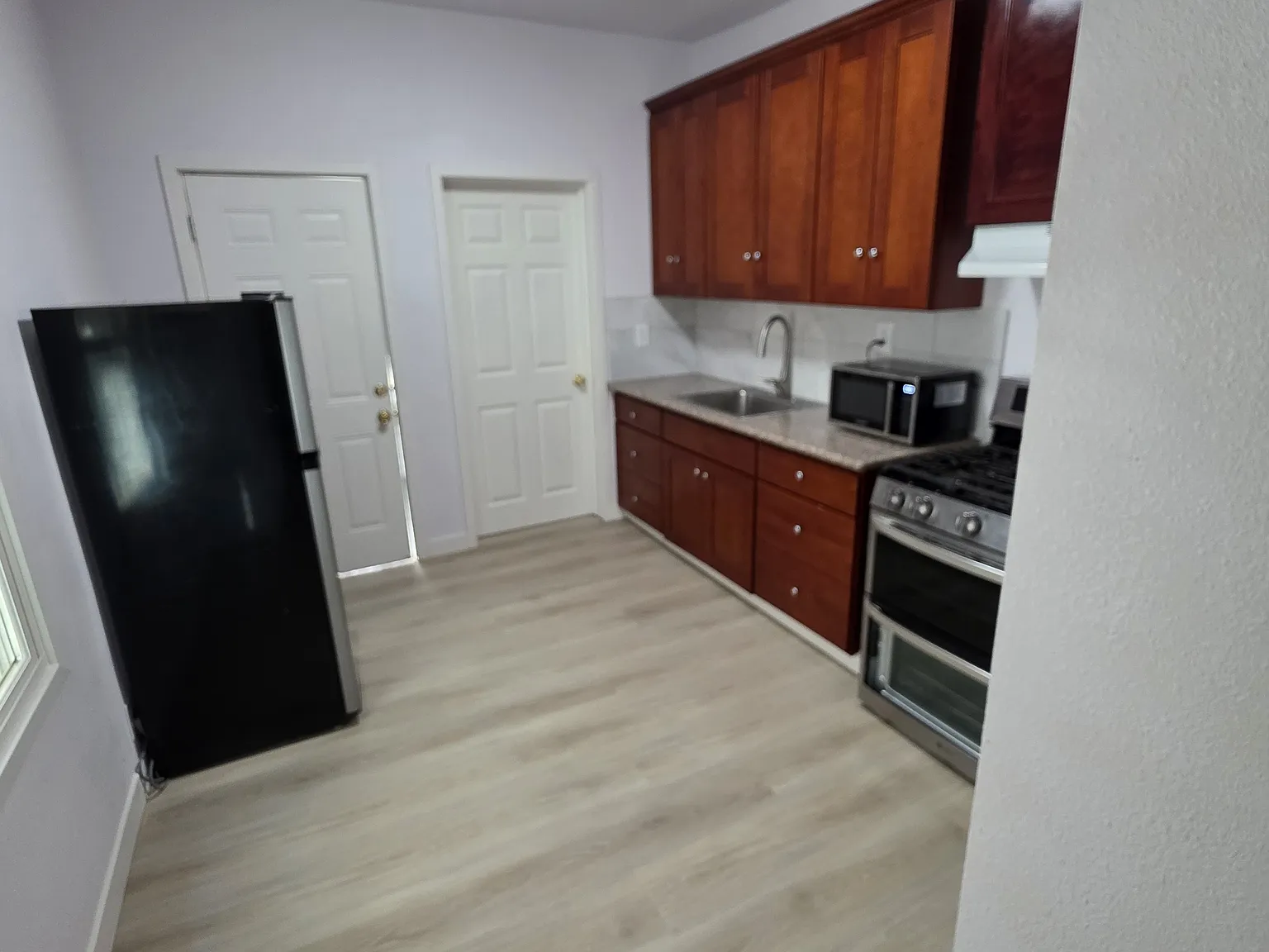 2 bed, 750 sqft, $1,950 — Photo 3