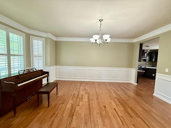 5th image of 1009 Providence Forest Dr