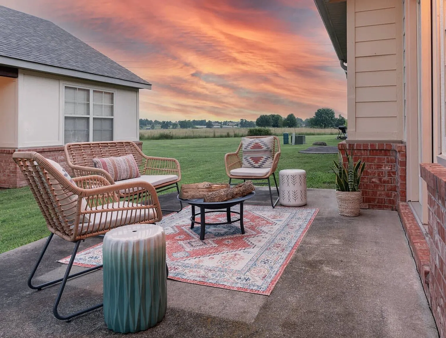 2 bed, 2.0 bath, 1453 sqft, $3,703 — Photo 4