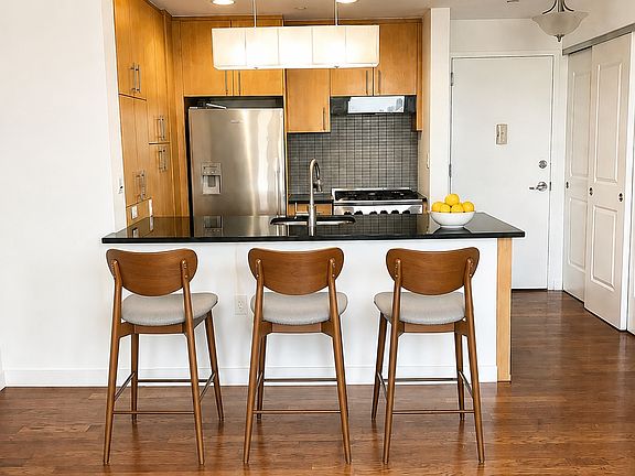 2nd image of 549 Borden Ave APT 6N