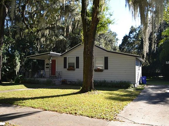 2nd image of 206 W Palm Dr