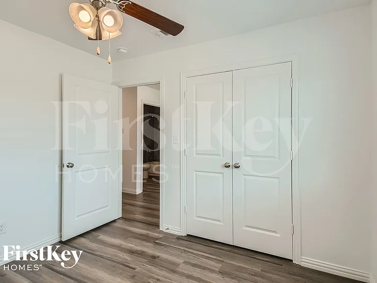 7360 Parkside Place Dr — Photo 19