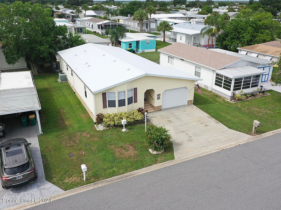 1st image of 840 Hawthorn Cir