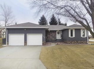 2403 Fairview Dr, Norfolk, NE 68701