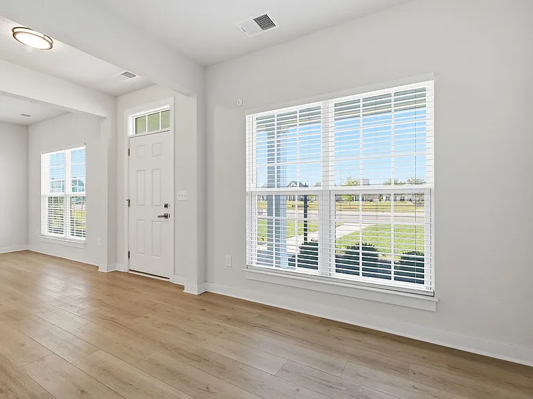 101 Iris Cir — Photo 4