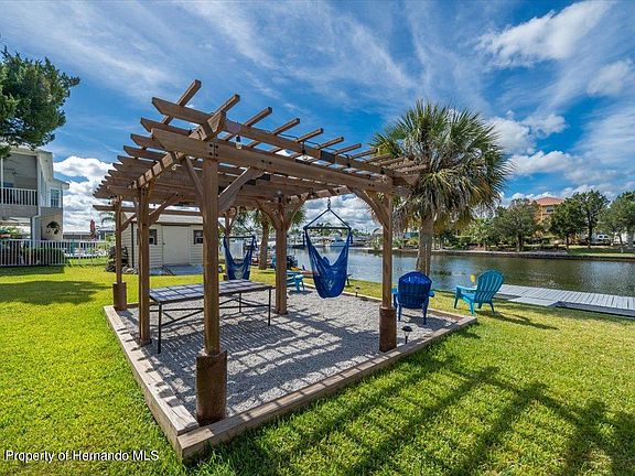 5th image of 4068 Gulfview Dr