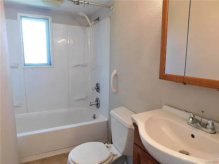 395 Davey St — Photo 5