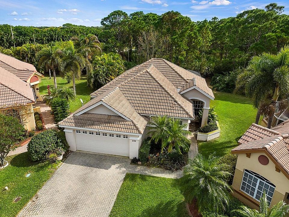 1st image of 576 SW Saint Kitts Cove