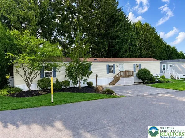 3412 Lil Wolf Dr, Orefield, PA 18069