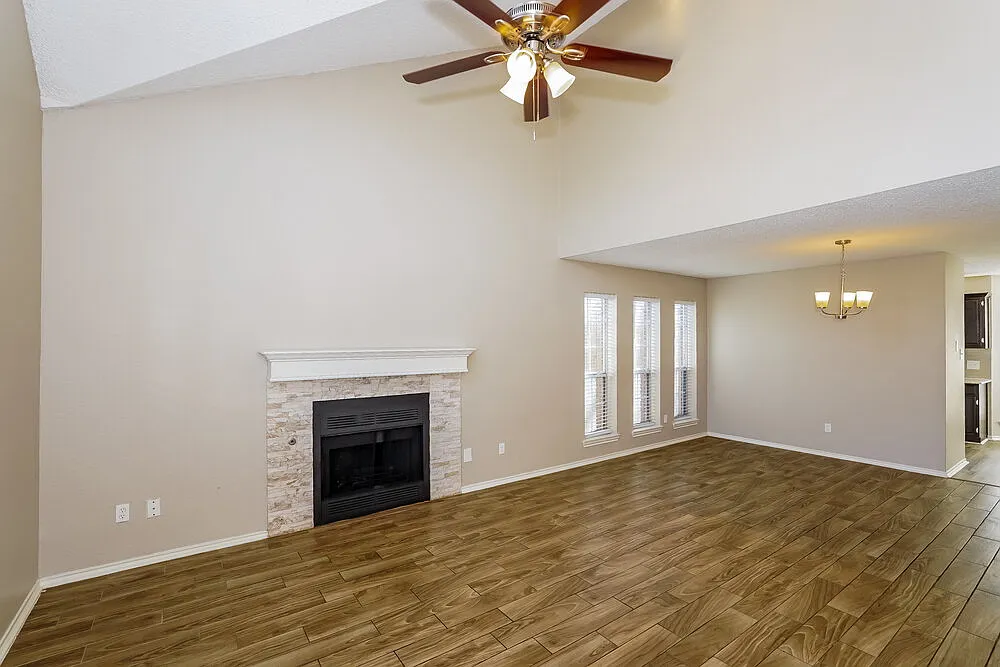 4 bed, 2.5 bath, 1772 sqft, $2,450 — Photo 4