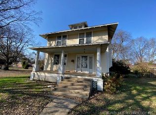 304 S McQuarrie Ave, Wagoner, OK 74467