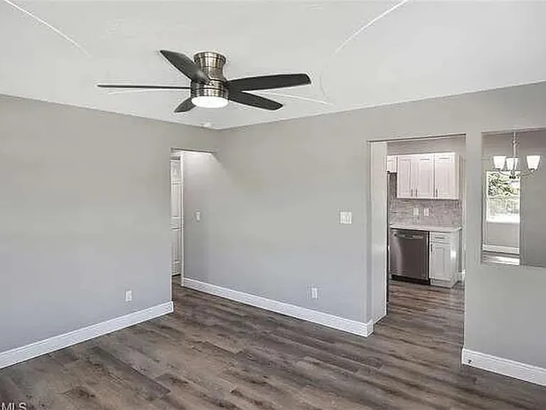 5457 9th Ave — Photo 10