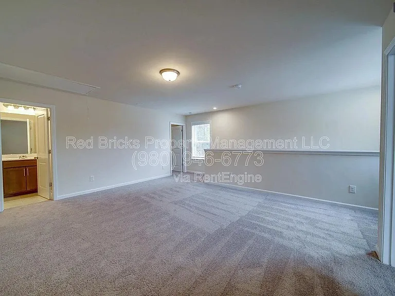 7015 Thornrose Dr — Photo 15