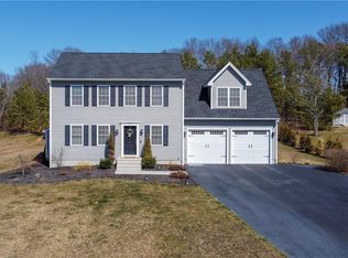 77 Austin Meadows Ln, North Kingstown, RI 02852