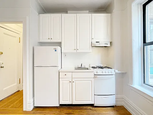 Rented by First Urban Management | media 10