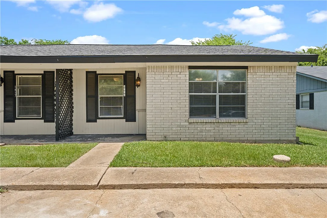 2 bed, 968 sqft, $1,275 — Photo 1