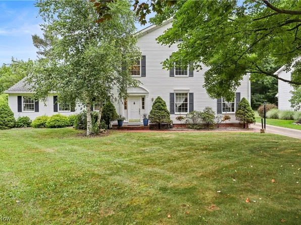 8253 Kirtland Chardon Rd, Kirtland, OH 44094