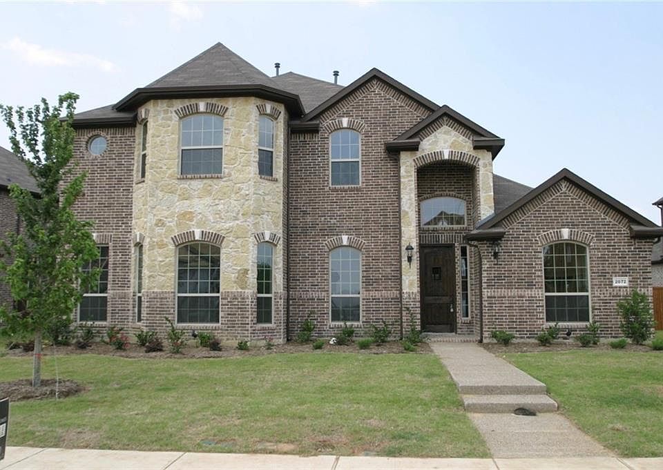 1st image of 2072 Menominee Dr