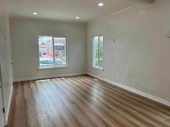 3rd image of 1315 Simmons Ave APT 102