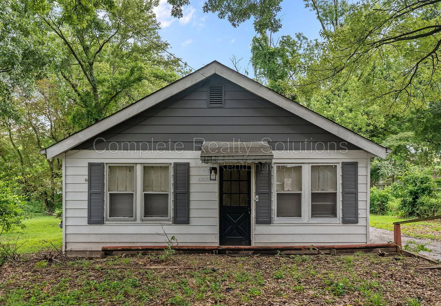 2 bed, 1.0 bath, 936 sqft, $1,195 — Photo 1